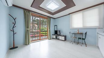 Taean Mongsanporangbadarang Shim Pension