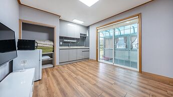 Taean Mongsanporangbadarang Shim Pension