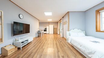 Taean Mongsanporangbadarang Shim Pension