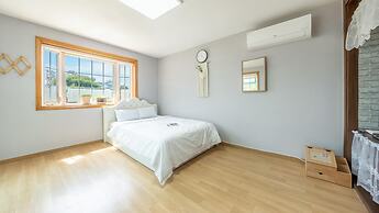 Taean Mongsanporangbadarang Shim Pension