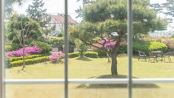 Taean Mongsanporangbadarang Shim Pension