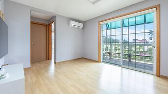 Taean Mongsanporangbadarang Shim Pension