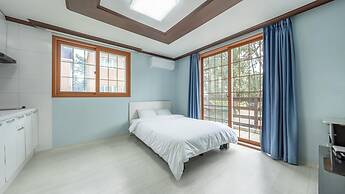 Taean Mongsanporangbadarang Shim Pension