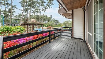 Taean Mongsanporangbadarang Shim Pension