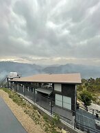 LaRiSa X Mountains & Martini Villa