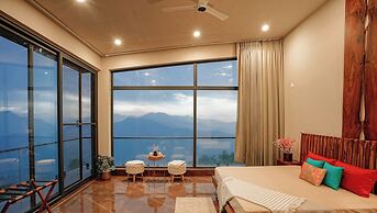 LaRiSa X Mountains & Martini Villa