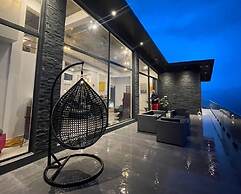 LaRiSa X Mountains & Martini Villa