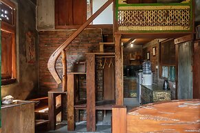 TwoSpaces Living at Bunga Desa Jimbaran