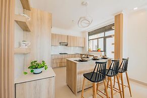 Rooftop View Apartments Rebero