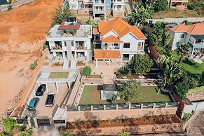 Rooftop View Apartments Rebero