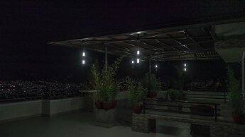 Rooftop View Apartments Rebero