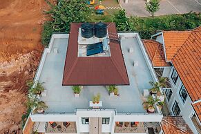 Rooftop View Apartments Rebero