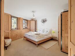 Backstage Hotel Serviced Apartments