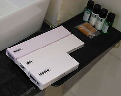 HOTEL GULMOHAR PLAZA BY AUROVILLE ENT