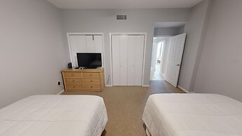 Shoreline Towers 1123 2 Bedroom Condo by RedAwning