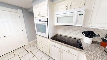 Shoreline Towers 1123 2 Bedroom Condo by RedAwning