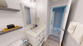 Shoreline Towers 1123 2 Bedroom Condo by RedAwning