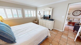 Beach House 201c 2 Bedroom Condo by RedAwning