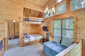 Riverfront Skykomish Cabin w/ Private Hot Tub!
