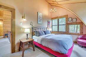 Riverfront Skykomish Cabin w/ Private Hot Tub!