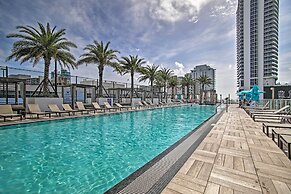 Walk to Hollywood Beach: Upscale 16th-floor Condo