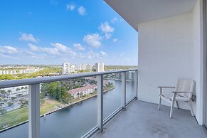 Walk to Hollywood Beach: Upscale 16th-floor Condo