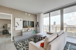 Walk to Hollywood Beach: Upscale 16th-floor Condo