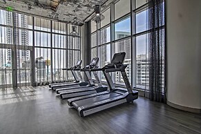 Walk to Hollywood Beach: Upscale 16th-floor Condo