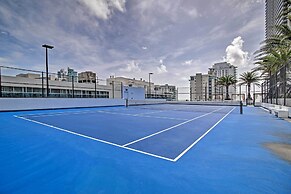 Walk to Hollywood Beach: Upscale 16th-floor Condo