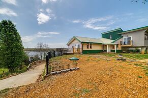 Lake Barkley Family Home ~ 3 Mi to Public Marina!