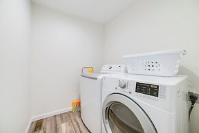 Deck w/ Lake Barkley Views: Spacious Family Home!