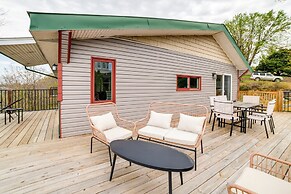 Deck w/ Lake Barkley Views: Spacious Family Home!