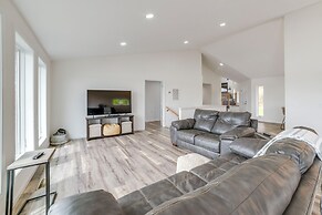 Deck w/ Lake Barkley Views: Spacious Family Home!