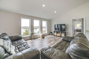 Deck w/ Lake Barkley Views: Spacious Family Home!