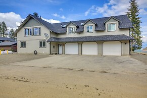 Beachfront Sagle Retreat w/ Boat Dock & Lift