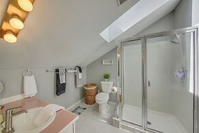 Beachfront Sagle Retreat w/ Boat Dock & Lift