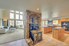 Beachfront Sagle Retreat w/ Boat Dock & Lift