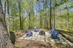Fire Pit + Community Perks: Murphy Family Cabin!