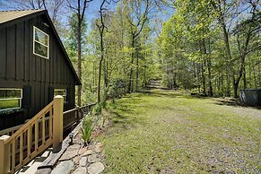 Fire Pit + Community Perks: Murphy Family Cabin!