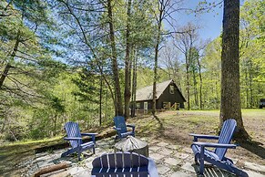 Fire Pit + Community Perks: Murphy Family Cabin!