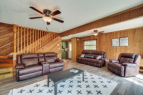 Fire Pit + Community Perks: Murphy Family Cabin!