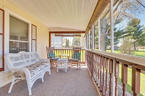 Prairie du Chien Home w/ Yard: 3 Mi to River!
