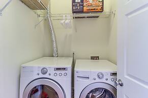 Michigan Townhome w/ Smart TV: 25 Mi to Detroit!