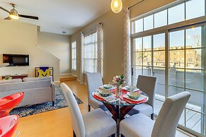 Michigan Townhome w/ Smart TV: 25 Mi to Detroit!