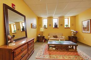 Pet-friendly New Kensington Apt w/ Shared Perks