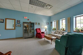 Pet-friendly New Kensington Apt w/ Shared Perks