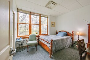 Pet-friendly New Kensington Apt w/ Shared Perks