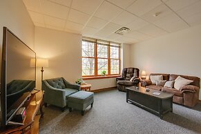Pet-friendly New Kensington Apt w/ Shared Perks