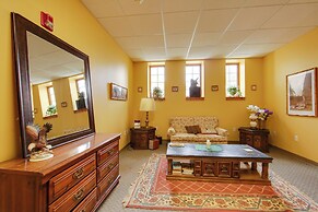 Pet-friendly New Kensington Apt w/ Shared Perks