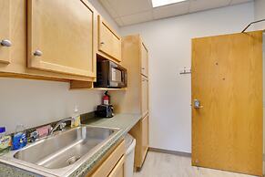 Pet-friendly New Kensington Apt w/ Shared Perks